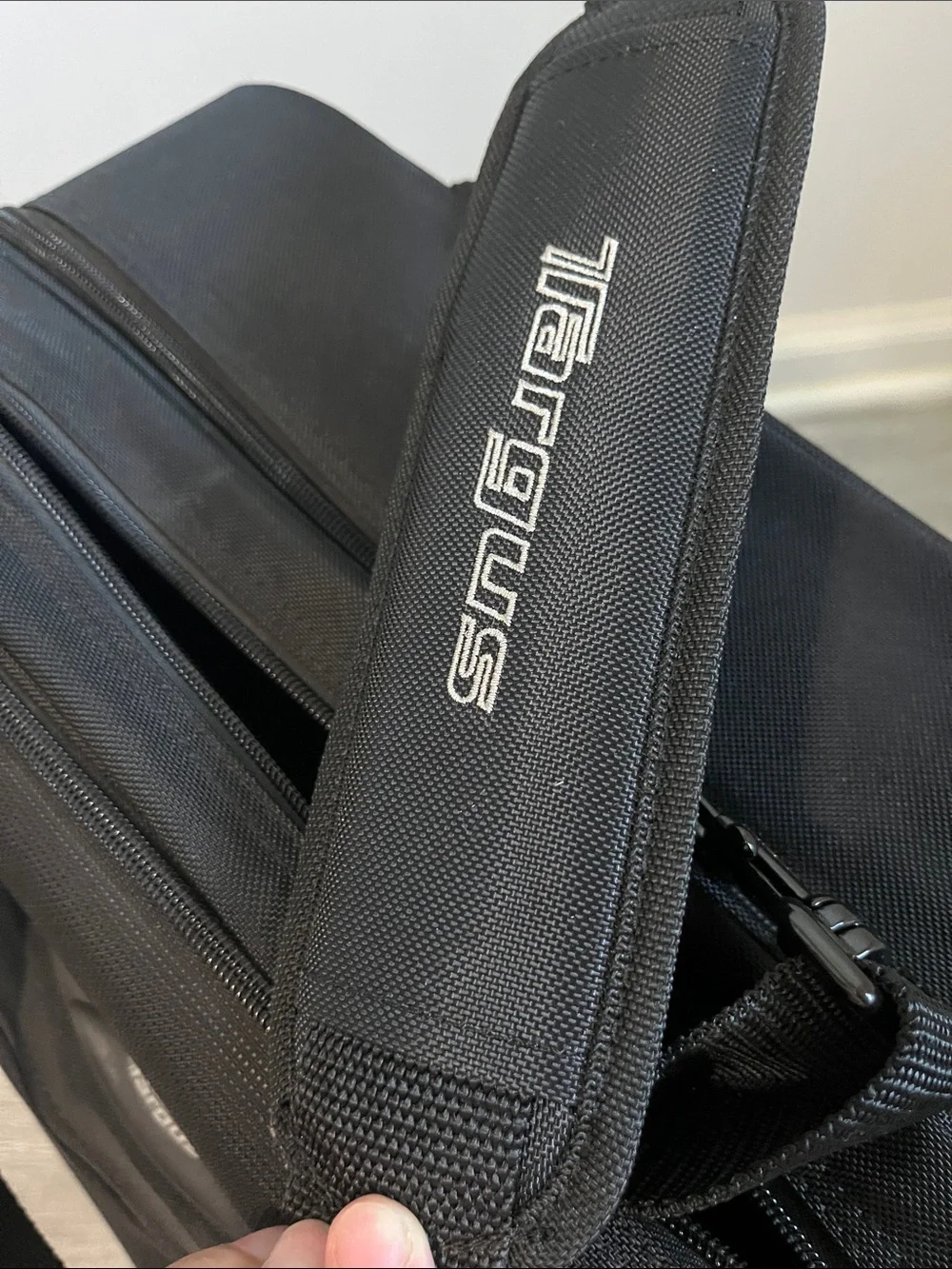 Targus Black Laptop Briefcase Messenger for Men